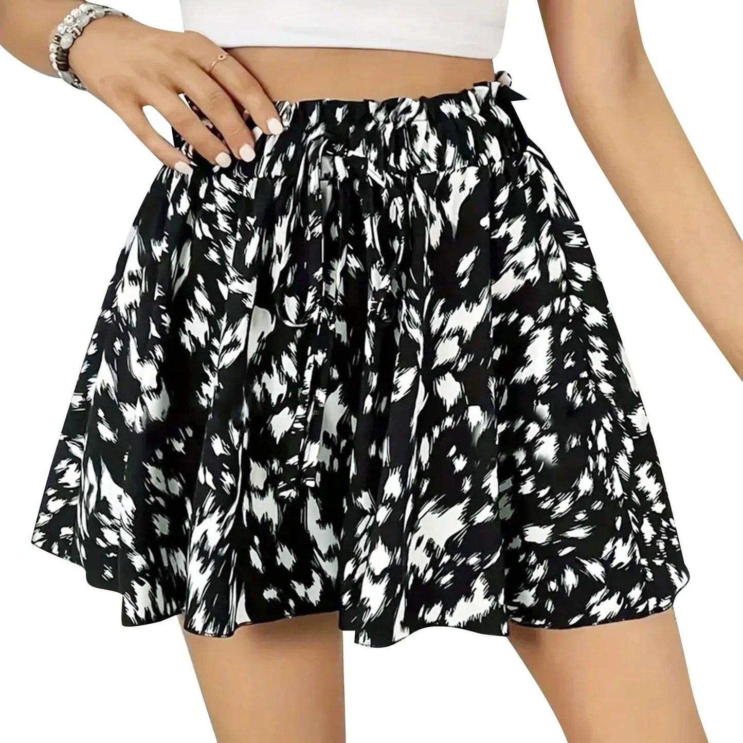 GarbPlanet Black / S Women's Casual Ruffle Shorts